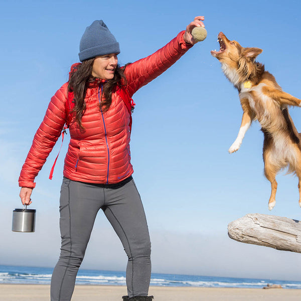 food_canister_32oz_girl_beach_dog_jump_square_600x.jpg